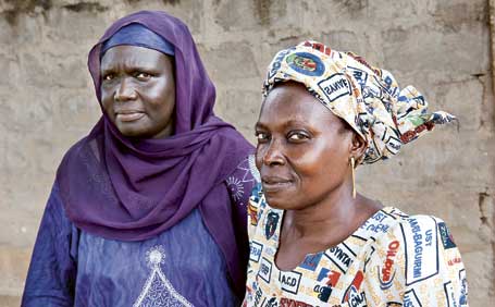 Trots oron i Tchad kämpar de fackligt aktiva Fatimé Aniyéré och Amina Hogressem för högre löner och bättre levnadsvillkor. FOTO: KRISTOFER SAMUELSSON