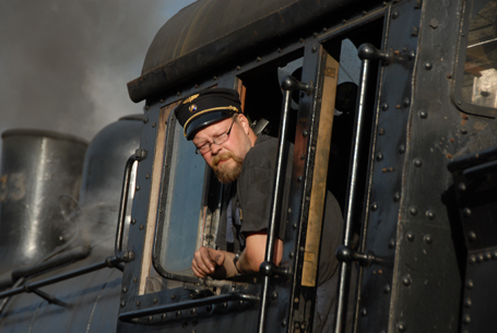 Tåg är ST-medlemmen Jonas Svartloks stora intresse. Han arbetar som lokförare och är engagerad i Järnvägshistoriska riksförbundet. Foto: Ulf Bergqvist. 