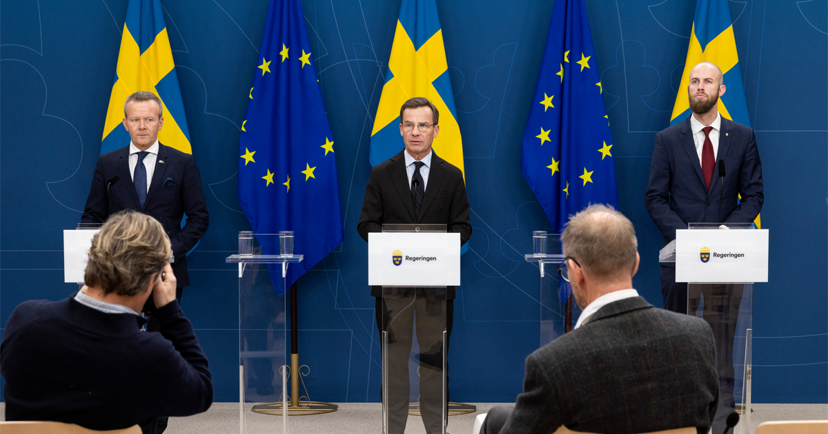 På en pressträff i oktober förra året presenterades Mikael Frisell som MSBs nya generaldirektör. Både statsminister Ulf Kristersson och Carl-Oskar Bohlin, minister för civilt försvar, betonade att myndigheten står inför en stor förändring.  